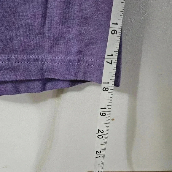 Mama frozen graphic tee! - Picture 5 of 5